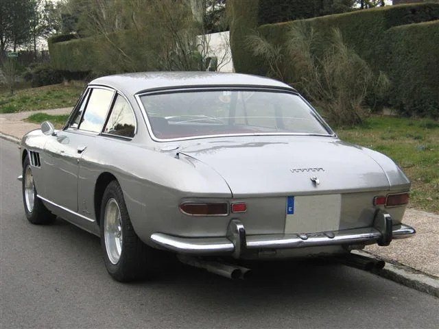 Ferrari 330 2+2