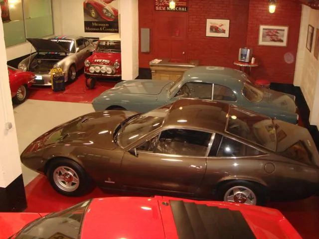 Ferrari 365 GTC/4