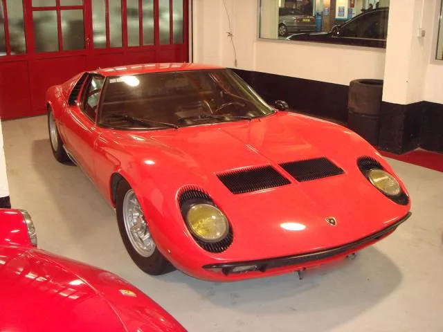 Lamborghini Miura P400