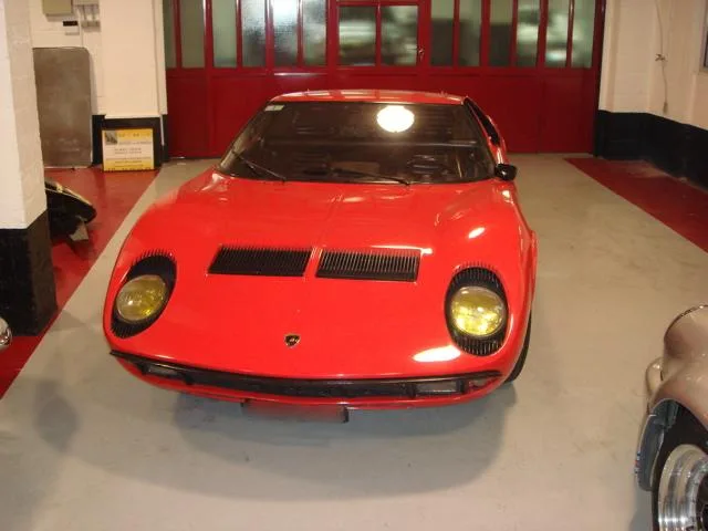 Lamborghini Miura P400