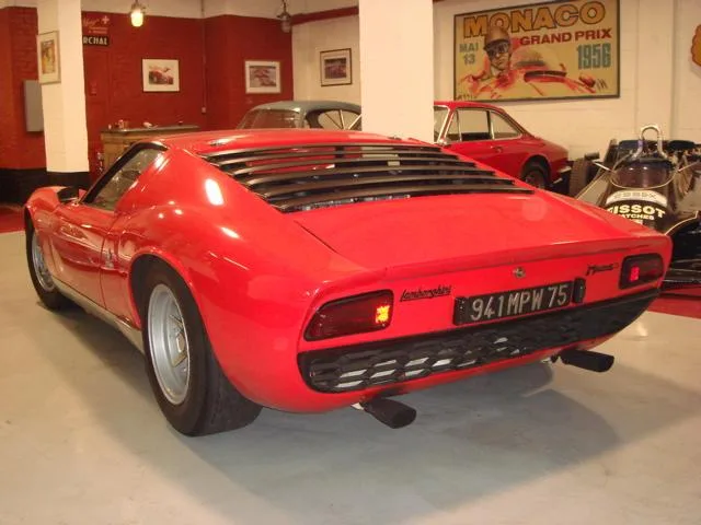 Lamborghini Miura P400