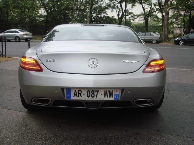 Mercedes SLS AMG