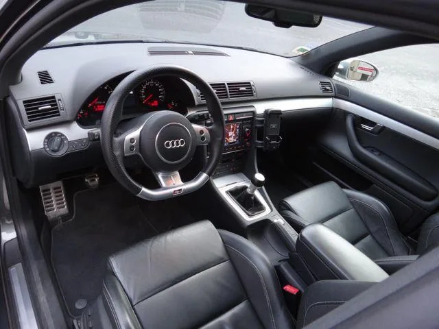 Audi RS4 AVANT 4,2L V8