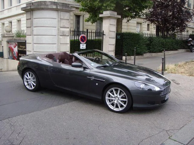 Aston Martin DB9 VOLANTE Touchtronic