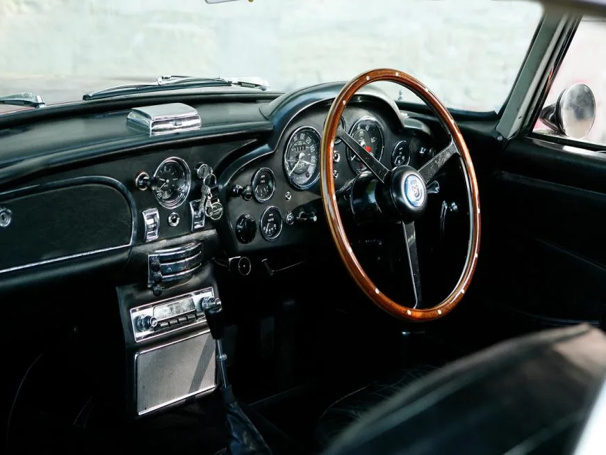 Aston Martin DB5 RHD