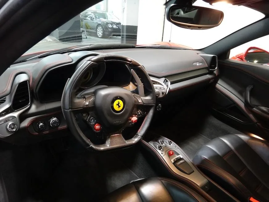 Ferrari 458 ITALIA F1