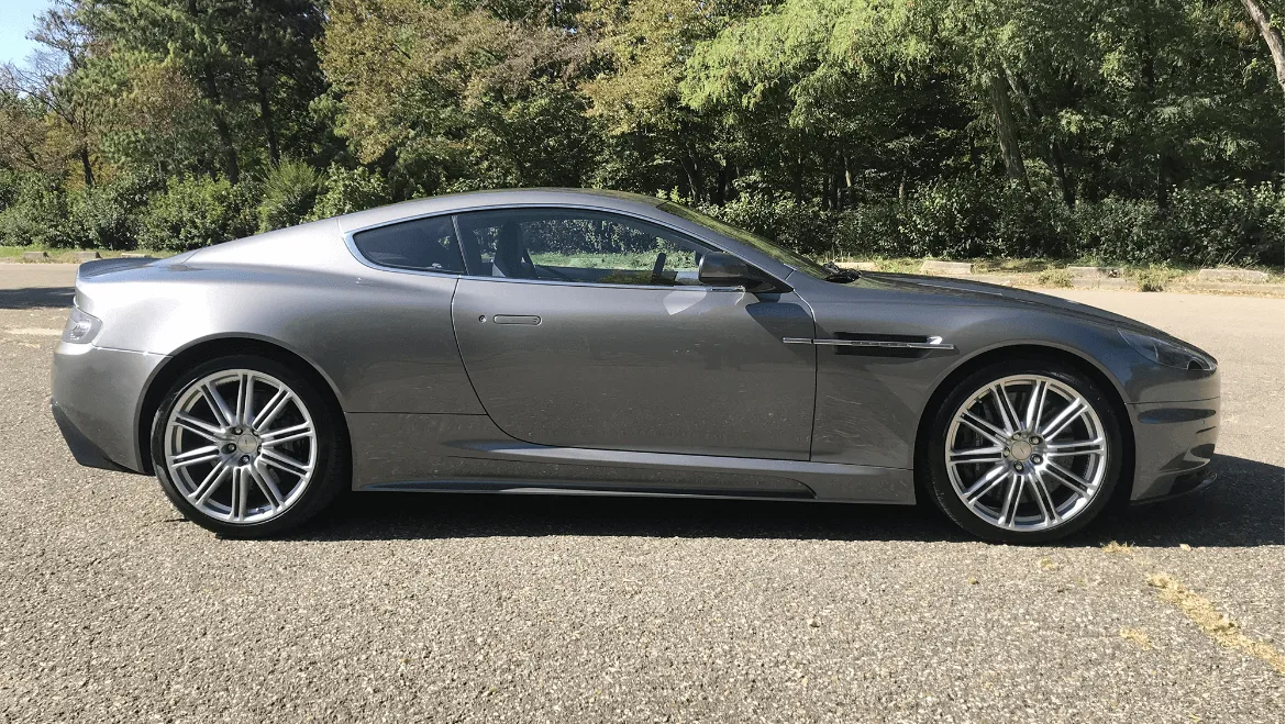 Aston Martin ASTON MARTIN  DBS COUPE