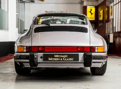Porsche 911 Carrera
