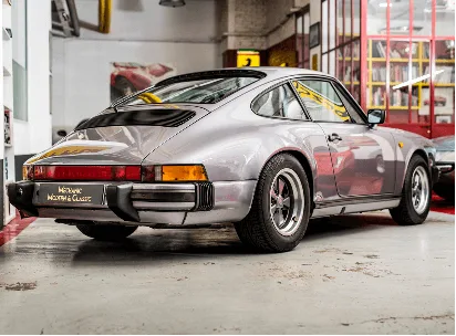 Porsche 911 Carrera
