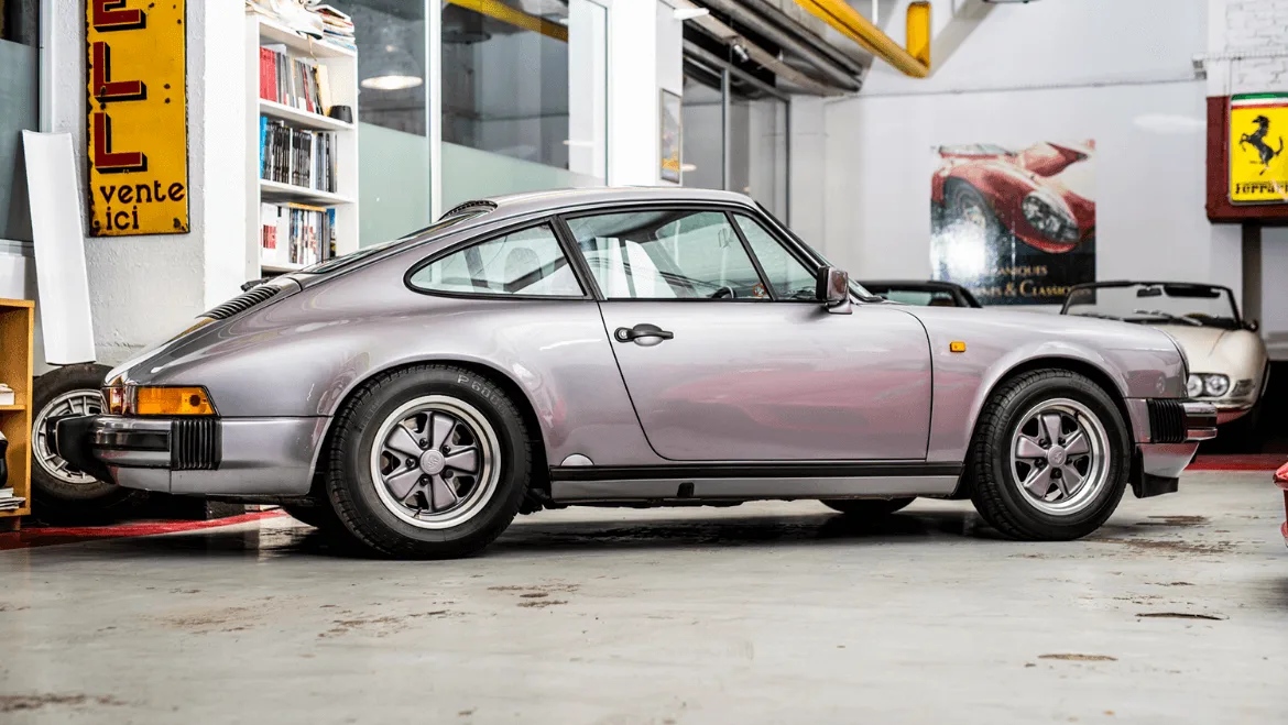Porsche 911 Carrera