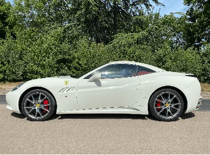 Ferrari FERRARI CALIFORNIA
